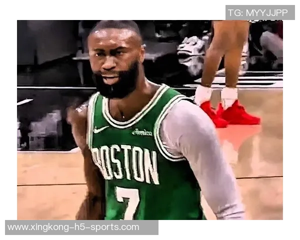 杰伦布朗表现出色却难挽败局17投10中罚球9中8独砍30分3板3助 杰伦布朗表现出色却难挽败局17投10中罚球9中8独砍30分3板3助